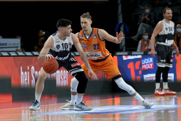 称赞还是贬 称赞还是贬